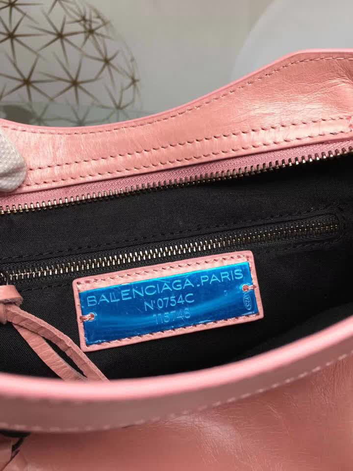 BALENCIAG巴黎世家 經典款 義大利進口原版油蠟頭層牛皮 古銅釘黑色 時尚百搭 手提肩背斜挎包  BL1311